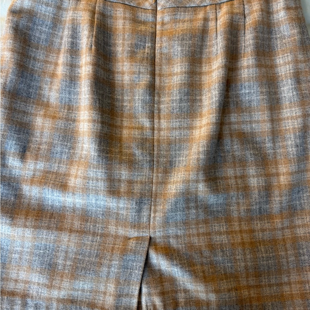 Chadwicks Wool Blend Plaid Pencil Skirt. Tan/Light Gray Plaid. Size 16 - Picture 3 of 7